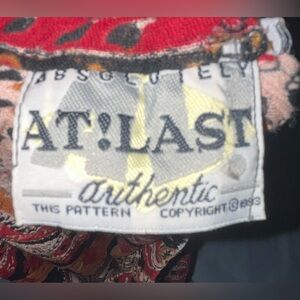 Women’s skirt. No size.